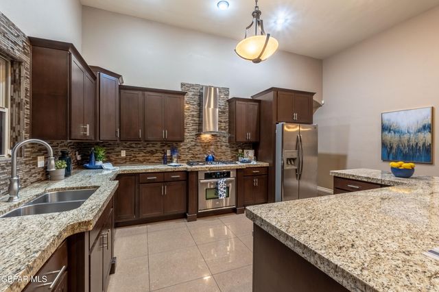 1332 CALLE LAGO Drive, El Paso, TX 79912