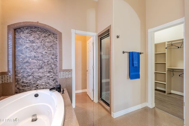 1332 CALLE LAGO Drive, El Paso, TX 79912