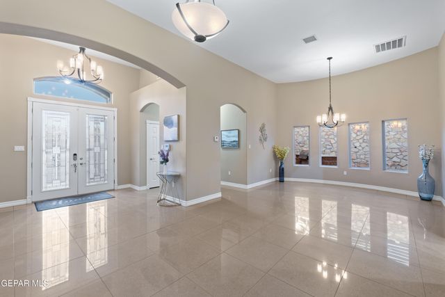 1332 CALLE LAGO Drive, El Paso, TX 79912