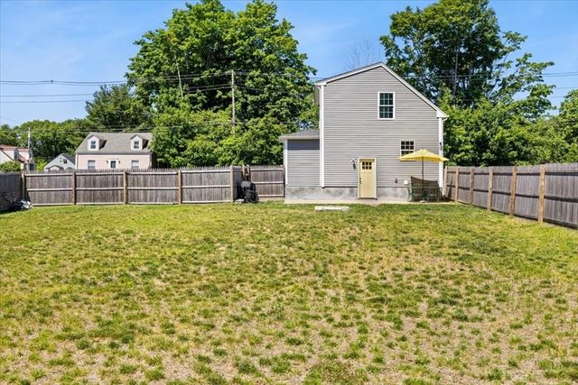 64 Fall River Ave, Seekonk, MA 02771