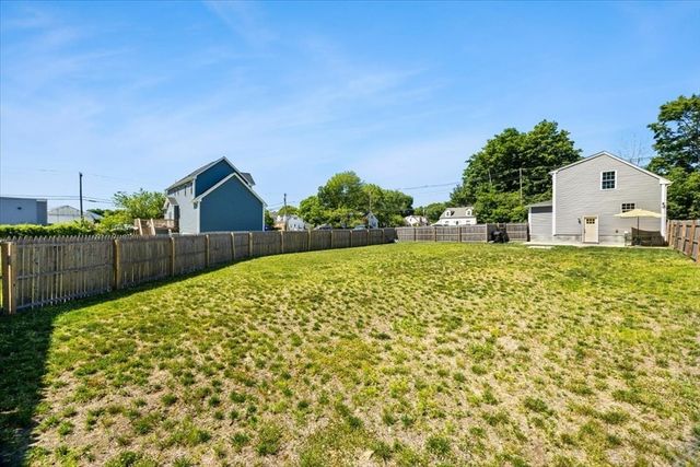 64 Fall River Ave, Seekonk, MA 02771