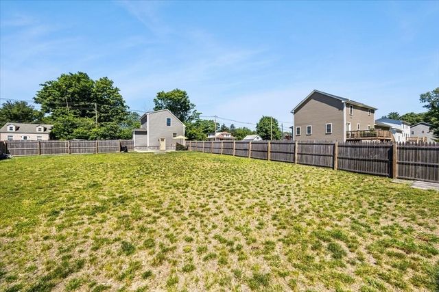 64 Fall River Ave, Seekonk, MA 02771