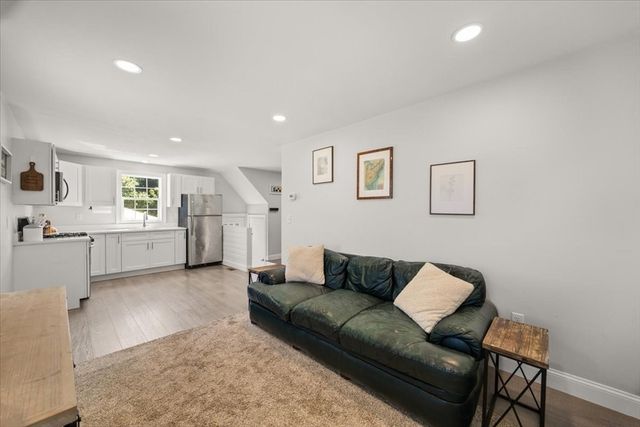 64 Fall River Ave, Seekonk, MA 02771