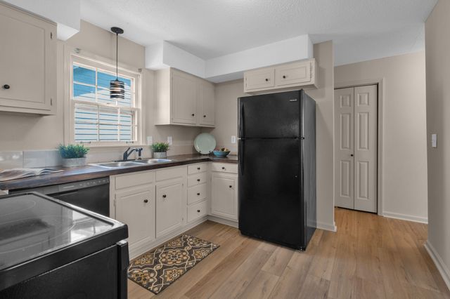 2116 Farley Dr, Nashville, TN 37210