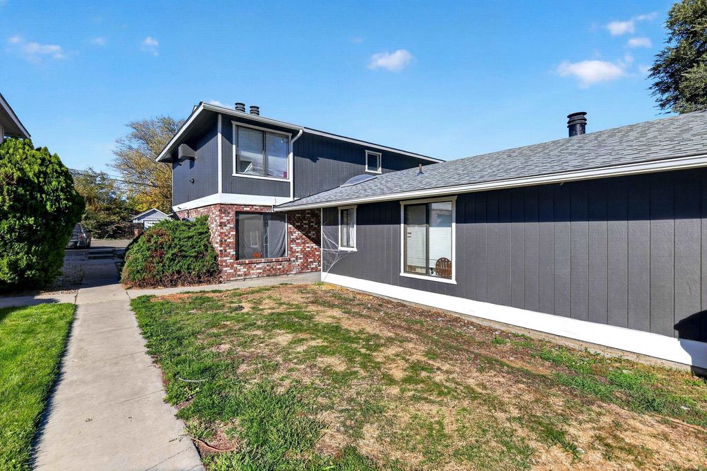 6119-6123 N Addison St, Spokane, WA 99208 photo 3