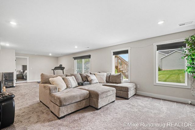 7367 Graymoor Street SE 44, Caledonia, MI 49316