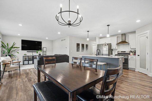 7367 Graymoor Street SE 44, Caledonia, MI 49316