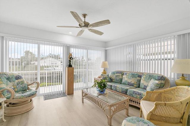 2322 RIVERBLUFF PARKWAY V250, Sarasota, FL 34231