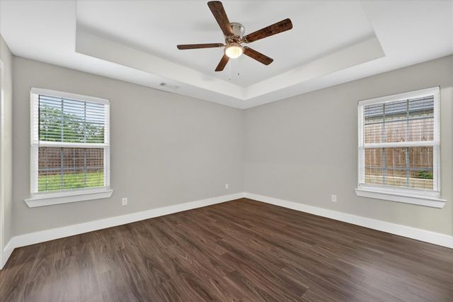 1032 Ray Drive, Denison, TX 75020