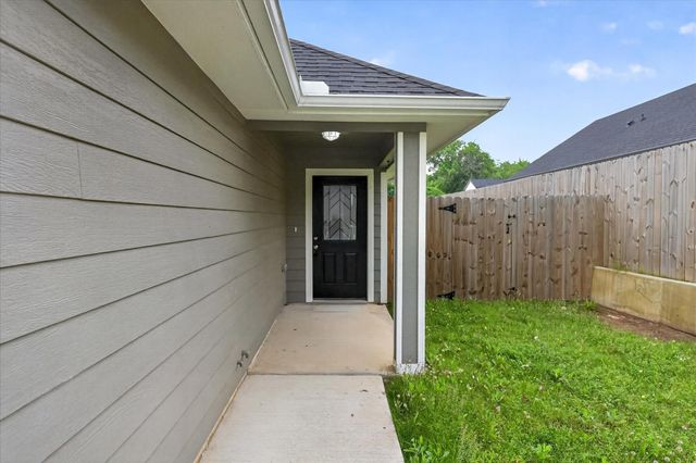 1032 Ray Drive, Denison, TX 75020