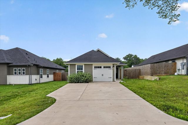1032 Ray Drive, Denison, TX 75020