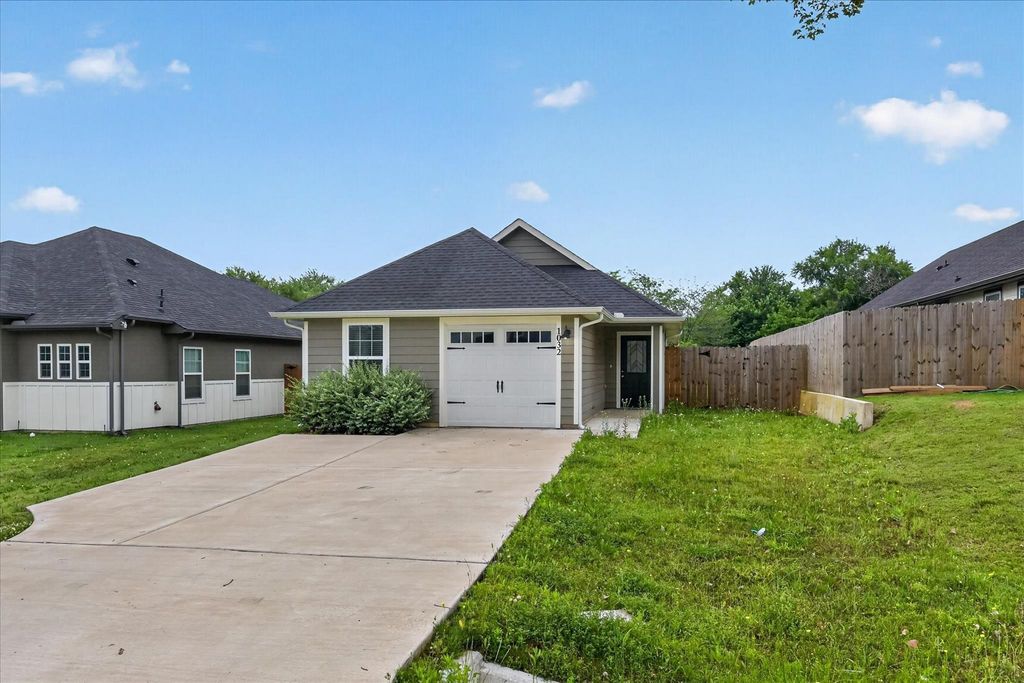 1032 Ray Drive, Denison, TX 75020