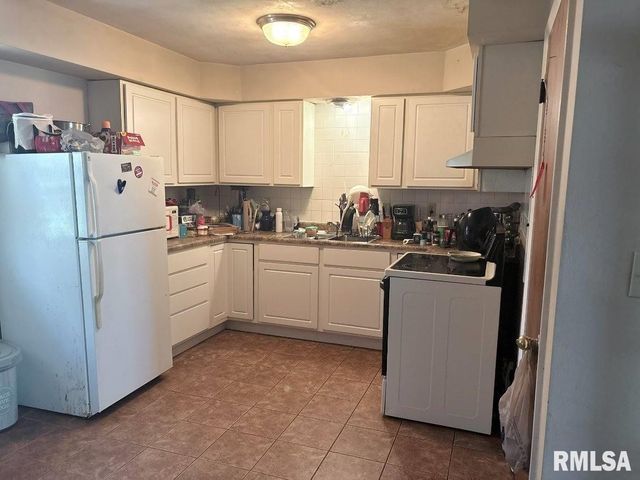 2604-2606 W WARDCLIFFE Drive, Peoria, IL 61604