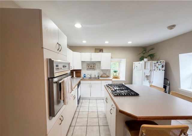4646 Post Road 5, Warwick, RI 02818