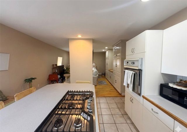 4646 Post Road 5, Warwick, RI 02818
