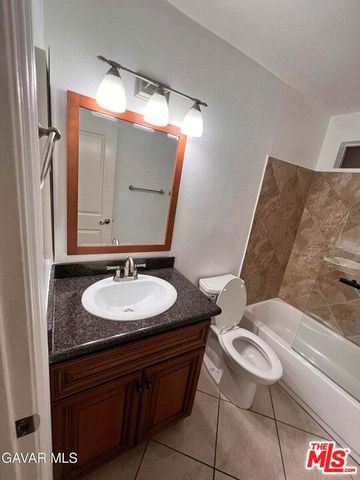 2507 E 15th Street 104, Long Beach, CA 90804
