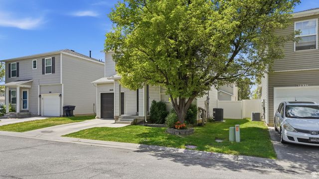 2019 N 2195 W, Clinton, UT 84015