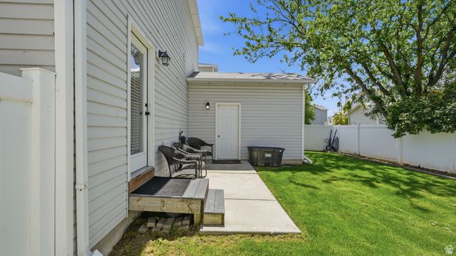 2019 N 2195 W, Clinton, UT 84015