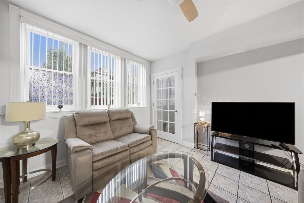 4511 S Francisco Avenue, Chicago, IL 60632 — photo 2