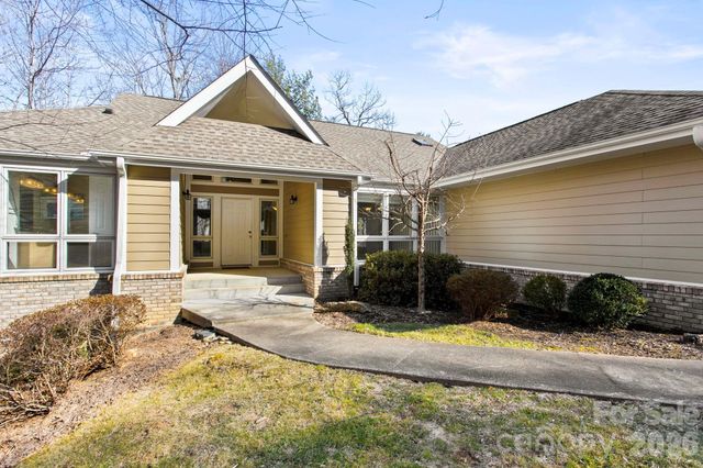 514 Cobblestone Lane, Flat Rock, NC 28731