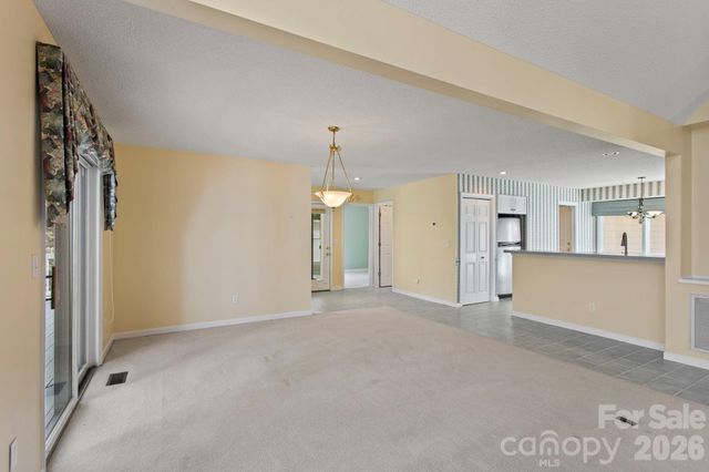 514 Cobblestone Lane, Flat Rock, NC 28731
