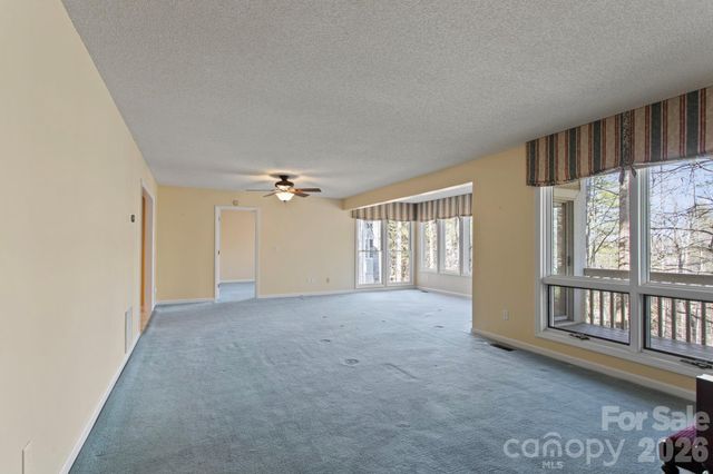 514 Cobblestone Lane, Flat Rock, NC 28731