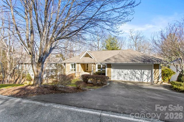 514 Cobblestone Lane, Flat Rock, NC 28731
