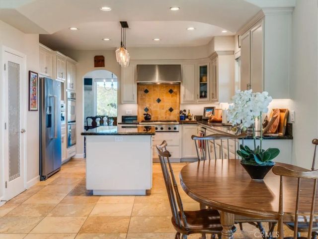 14215 Mary Austin Lane, Atascadero, CA 93422