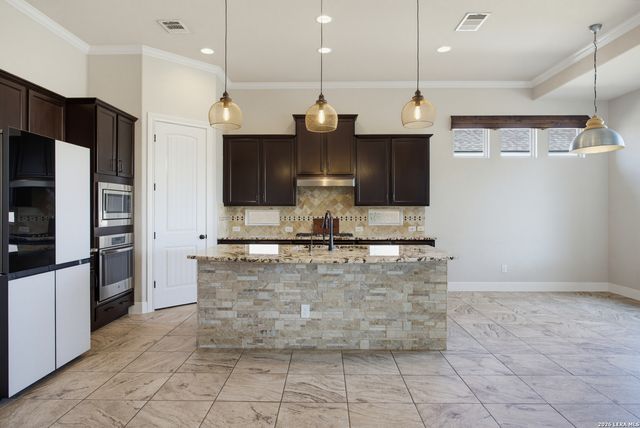 12135 Upton Park, San Antonio, TX 78253