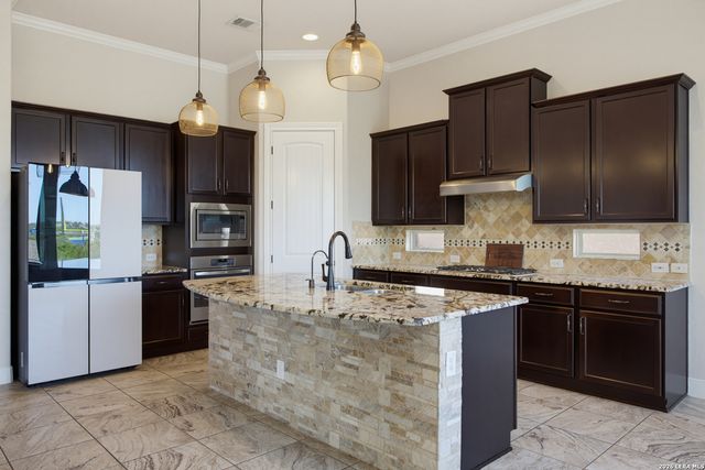 12135 Upton Park, San Antonio, TX 78253