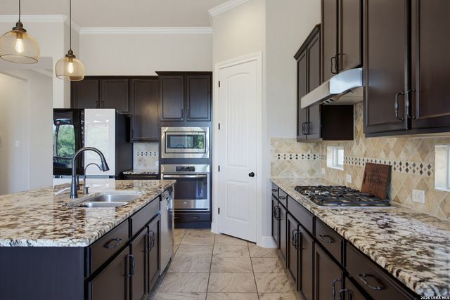 12135 Upton Park, San Antonio, TX 78253
