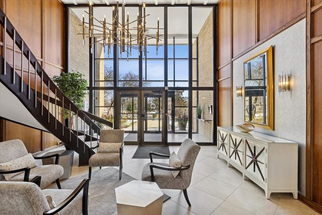 1 Oak Brook Club Drive A310, Oak Brook, IL 60523