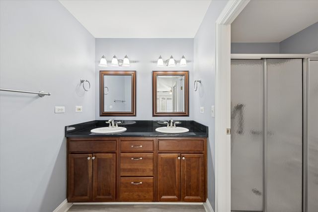 1 Oak Brook Club Drive A310, Oak Brook, IL 60523