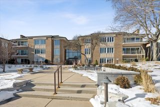 1 Oak Brook Club Drive A310, Oak Brook, IL 60523