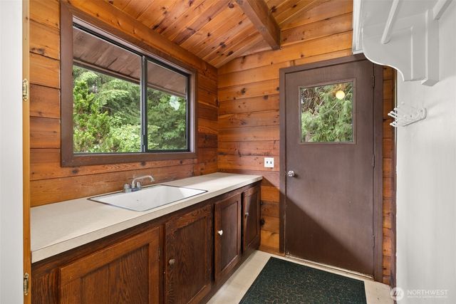4642 Oyster Bay Road NW, Olympia, WA 98502