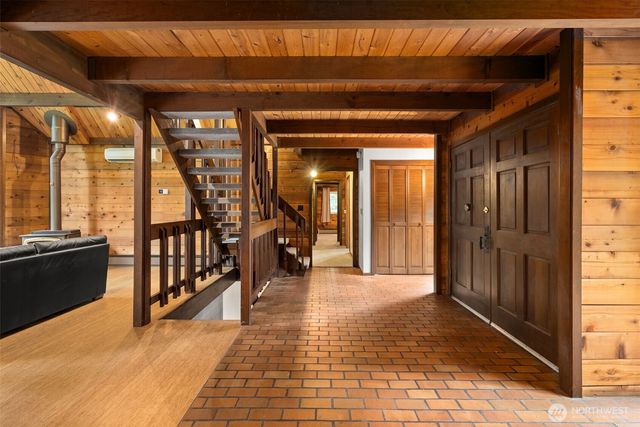 4642 Oyster Bay Road NW, Olympia, WA 98502