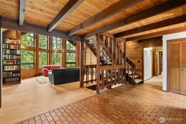 4642 Oyster Bay Road NW, Olympia, WA 98502
