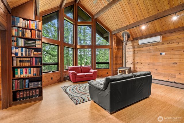4642 Oyster Bay Road NW, Olympia, WA 98502