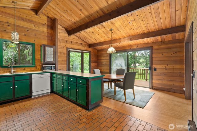 4642 Oyster Bay Road NW, Olympia, WA 98502