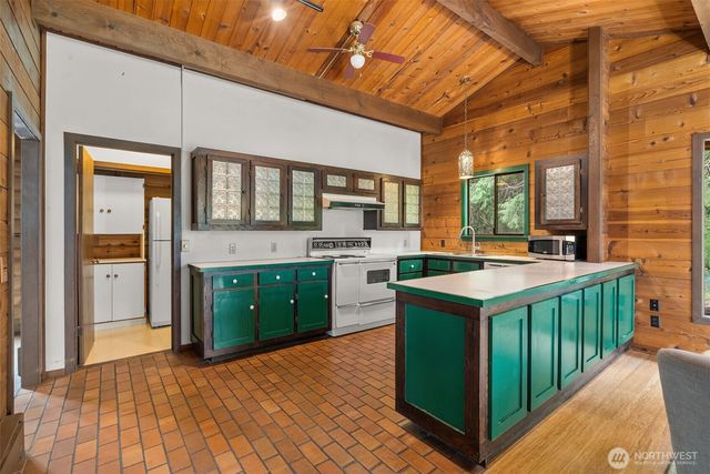 4642 Oyster Bay Road NW, Olympia, WA 98502
