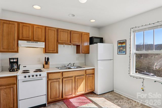 3 Rosemont Court, Asheville, NC 28803