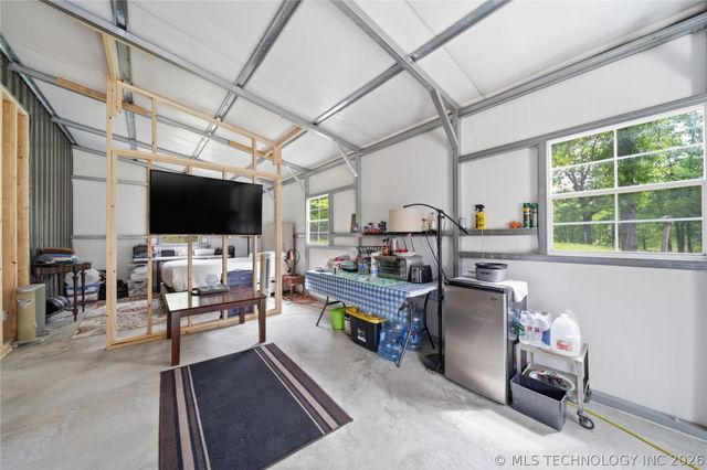 1533 N 442 Road, Salina, OK 74365