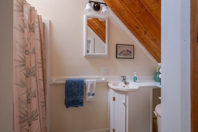 45 Old Paine Hollow Rd, Wellfleet, MA 02667