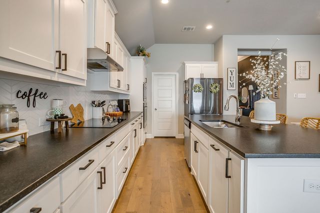 709 Waterford Way, Joshua, TX 76058