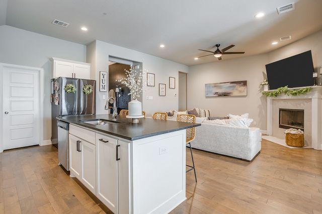 709 Waterford Way, Joshua, TX 76058