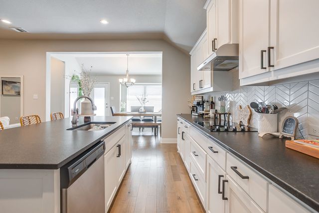 709 Waterford Way, Joshua, TX 76058