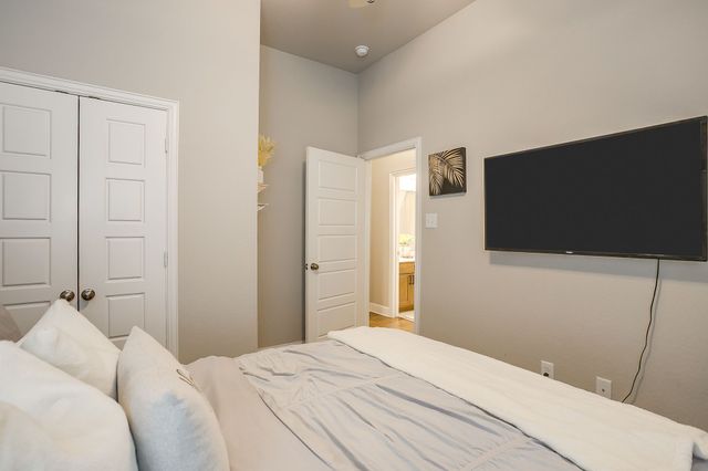 709 Waterford Way, Joshua, TX 76058