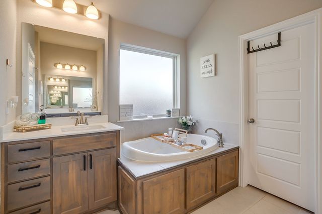 709 Waterford Way, Joshua, TX 76058