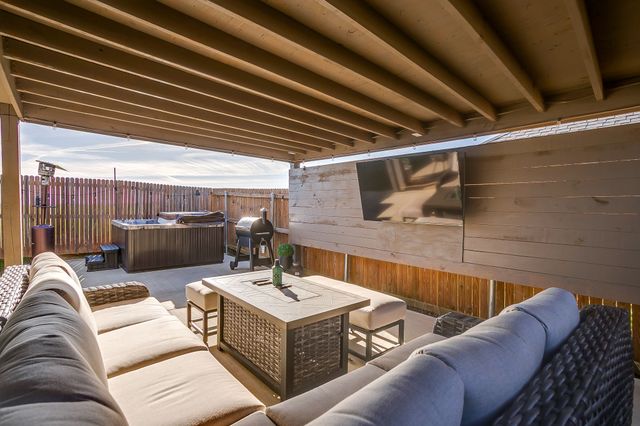 709 Waterford Way, Joshua, TX 76058