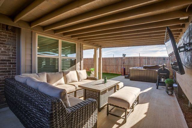 709 Waterford Way, Joshua, TX 76058